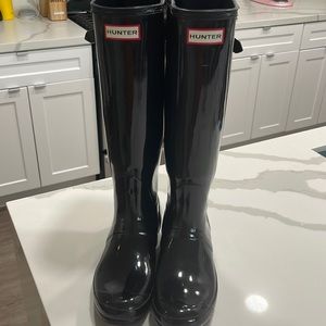 Hunter Tall Gloss Rain Boots (adjustable back)
